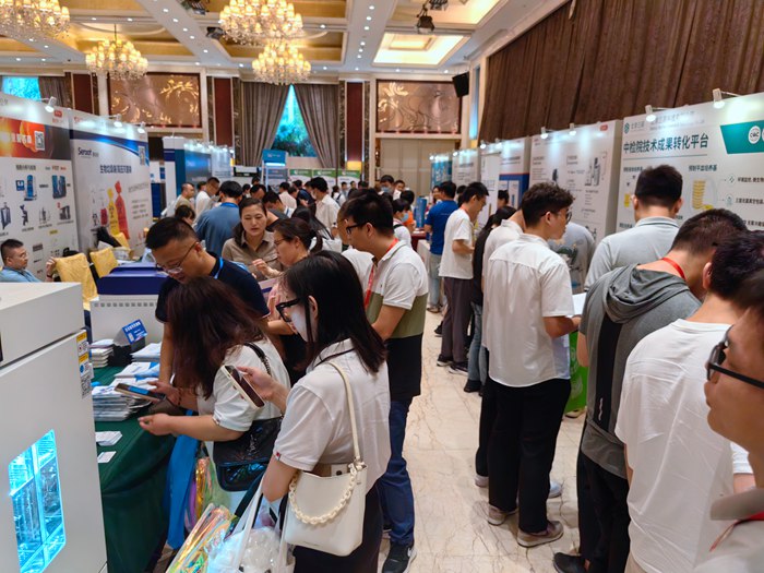 第十四屆藥品質量安全大會首日盛況直擊，億天凈化精彩亮相！